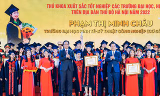 Hà Nội tuyên dương Thủ khoa xuất sắc năm 2022