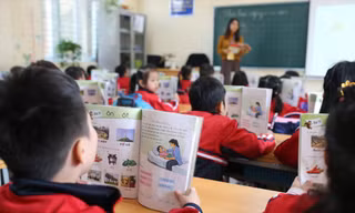 Năm học 2025 – 2026, học sinh các cấp vẫn học SGK chưa chỉnh sửa. Ảnh: NHƯ Ý