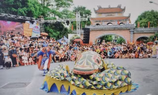 Lễ hội múa rắn tại làng Lệ Mật