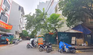 Lô đất tại Cầu Giấy được đấu giá lên tới 400 triệu đồng/m2. Ảnh: Lộc Liên