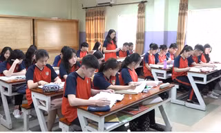 Học văn hóa trong trường nghề sẽ được giảm tải. Ảnh: Diệp An