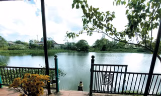 Bàu Đá nơi lưu dấu lịch sử mở cõi trước miếu thờ Huyền Trân 