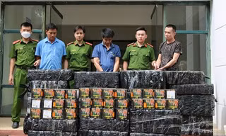 Thuê ô tô, chất nửa tấn pháo từ Quảng Trị ra Nghệ An