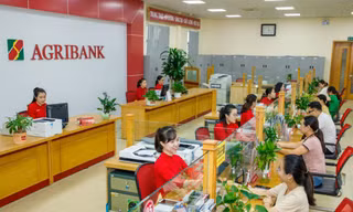 Nhân viên ngân hàng ngăn chặn thành công vụ lừa đảo giả danh công an