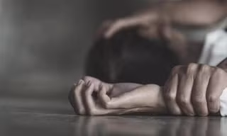 Một hiệu trưởng ở Lâm Đồng bị điều tra vì hẹn thiếu nữ 15 tuổi vào nhà nghỉ 