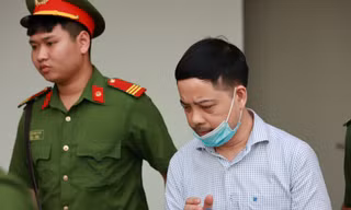 Cựu thư ký Thứ trưởng Bộ Y tế: 'Bị cáo rất sợ, có triệu chứng chỉ muốn chết'