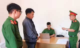 Cán bộ ngân hàng lừa huy động tiền tỷ của khách, đem trả nợ 'dân xã hội' 