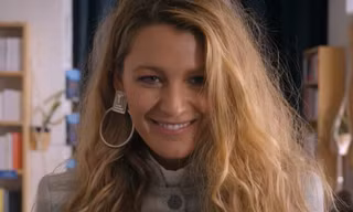 Giữa ồn ào kiện tụng, Blake Lively trở lại màn ảnh tiếp tục làm “cô gái thao túng”