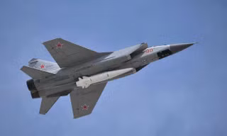 Nga tấn công căn cứ không quân Ukraine bằng tên lửa siêu thanh Kinzhal