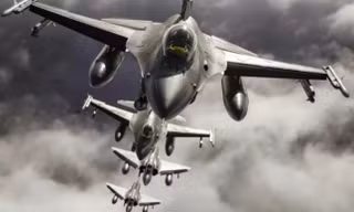 NATO điều tiêm kích chặn máy bay Nga ba lần trong tuần