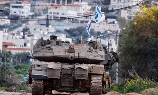 Hàng loạt xe tăng tiến vào Bờ Tây, Israel mở rộng chiến dịch quân sự