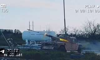 Ukraine triển khai tên lửa dẫn đường APKWS trên khung gầm xe Humvee 