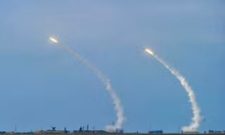 Tổng thống Ukraine Volodymyr Zelensky: Nga tích lũy 10.000 tên lửa S-300