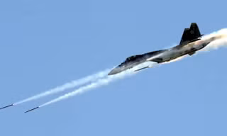 Ukraine tung video bắn cháy chiến đấu cơ Su-35 của Nga