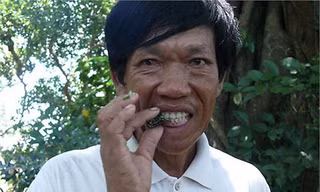 ‘Dị nhân’ nghiện ăn côn trùng