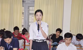 Bạn trẻ góp ý cho Đoàn tại một diễn đàn thanh niên Ảnh: CTV