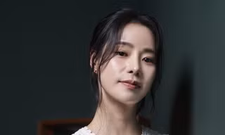 Lim Ji Yeon chia sẻ lòng biết ơn đối với Song Hye Kyo và mối quan hệ tình cảm với Lee Do Hyun