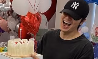 Lee Min Ho khoe những món quà xa xỉ từ người hâm mộ: 'Nhận phải chỉ trích dữ dội'