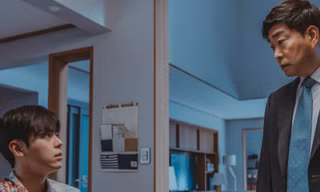 'Lớp trưởng quốc dân xứ Hàn' được 'đàn anh' Son Hyun Joo bảo vệ khiến khán giả 'nức nở'
