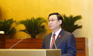 Chủ tịch Quốc hội khóa XIV Vương Đình Huệ phát biểu khai mạc. (Ảnh: Doãn Tấn - TTXVN) 
