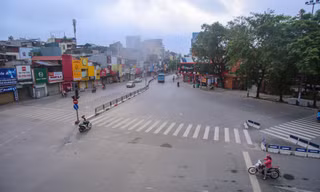 Phố phường Hà Nội khác lạ trong ngày Giỗ tổ Hùng Vương