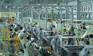 'Giảm 50% lệ phí trước bạ cho ô tô nội là cần thiết'