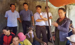 Người dân sống gần bãi rác Khánh Sơn ( quận Liên Chiểu, thành phố Đà Nẵng) nhiều lần bức xúc, chặn xe vào bãi rác vì ô nhiễm môi trường nghiêm trọng. Bãi rác này được giao cho Cty CP Môi trường đô thị Đà Nẵng quản lý. 