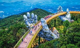 Cầu Vàng một địa điểm thu hút khách du lịch khi đến TP Đà Nẵng.