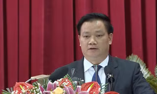 Các đại biểu HĐND tỉnh Thái Bình bỏ phiếu bầu lãnh đạo tỉnh nhiệm kỳ 2021-2026 - Ảnh: Hoàng Long
