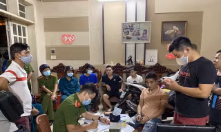 Khám xét hơn 30 địa điểm ở nhiều tỉnh thành liên quan đường dây cờ mạng qua mạng