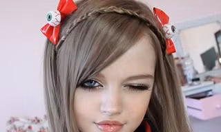 Cô gái giống hệt búp bê Barbie hút hồn cư dân mạng