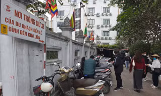 Trông giữ xe di tích Hà Nội đầu năm: Bãi xe 'chặt chém quen mặt' biến mất