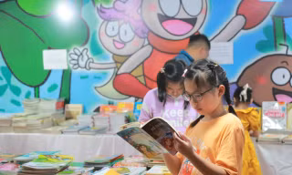 Khai mạc Hội sách Hà Nội 2023 tại bờ hồ Hoàn Kiếm