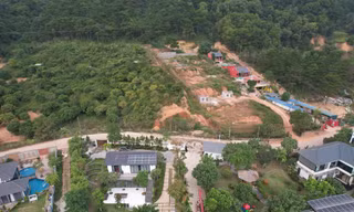 Hàng loạt công trình xây dựng không phép đã hình thành tại "điểm nóng" xã Minh Trí, huyện Sóc Sơn khiến lãnh đạo xã bị kỷ luật