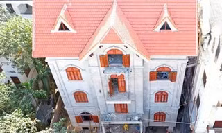 Căn biệt thự hoàn thiện bất chấp quy định của pháp luật tại khu biệt thự 5,2ha khu đô thị mới Yên Hòa.