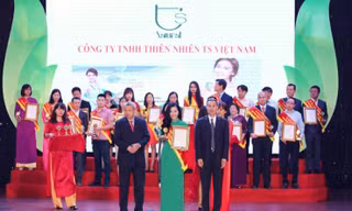 Doanh nghiệp sở hữu lô mỹ phẩm 11 tỷ bị thu giữ từng đoạt nhiều giải thưởng