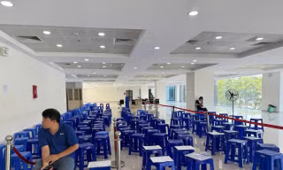 Trung tâm hành chính công Hà Nội bất ngờ 'vắng khách' ngày đầu tuần