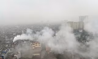 Nhà máy dệt công nghiệp xả khói giữa khu dân cư tại Hà Nội: Đã xác định nguồn khí thải