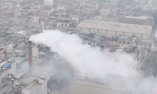 Chủ tịch Hà Nội chỉ đạo 'nóng' vụ nhà máy dệt xả khói gây ô nhiễm khu dân cư