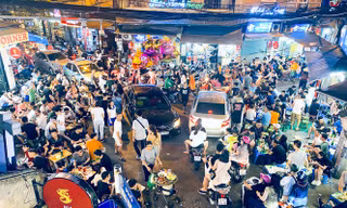 Phố Tây Tạ Hiện 