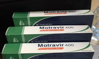 Hà Nội yêu cầu chỉ bán Molnupiravir cho người mắc COVID-19 có đơn thuốc