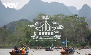 Văn Miếu, chùa Hương là điểm đến hot nhất khi du khách tới Hà Nội
