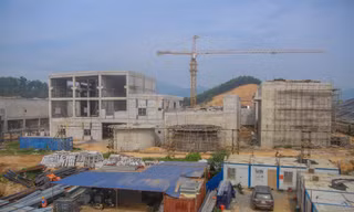 Nhà máy điện rác đang dần thành hình. Ảnh: Duy Phạm