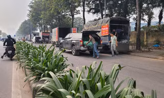 Vì sao đại lộ Chu Văn An biến thành bãi đỗ xe tự phát?