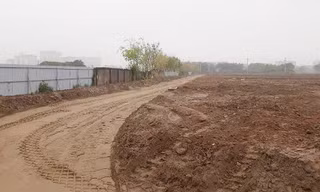 Dự án đang thi công hạ tầng những ngày đầu tháng 4/2020. Ảnh: BXD
