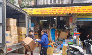 Thủ phủ bánh kẹo La Phù tất bật không ngơi tay dịp Tết