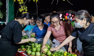 Lễ hội trái cây 2022 thu hút đông đảo người dân tham gia. Ảnh: Vũ Cường
