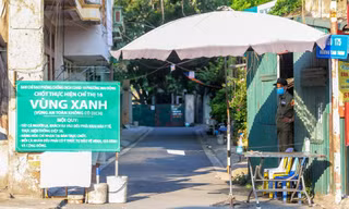 Huyện ngoại thành Hà Nội siết chặt hơn sau khi thành ‘vùng xanh’?