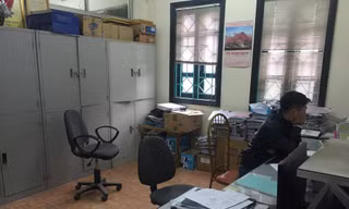 Một phòng làm việc vắng vẻ