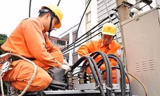 Tiêu thụ điện mùa hè tăng 15%, Hà Nội có đủ điện cung cấp?